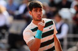 足球直播在线观看免费-英国网球队血洗意大利网球队，阿尔卡拉斯送出助攻的简单介绍