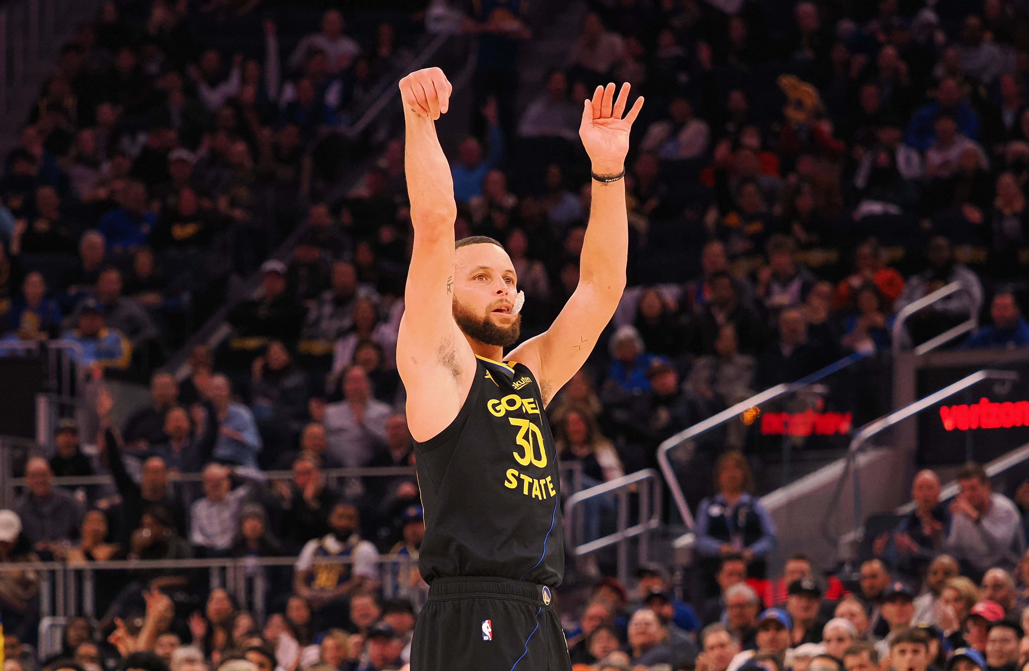 公牛强势步行者，库里一己之力扛起全队的简单介绍