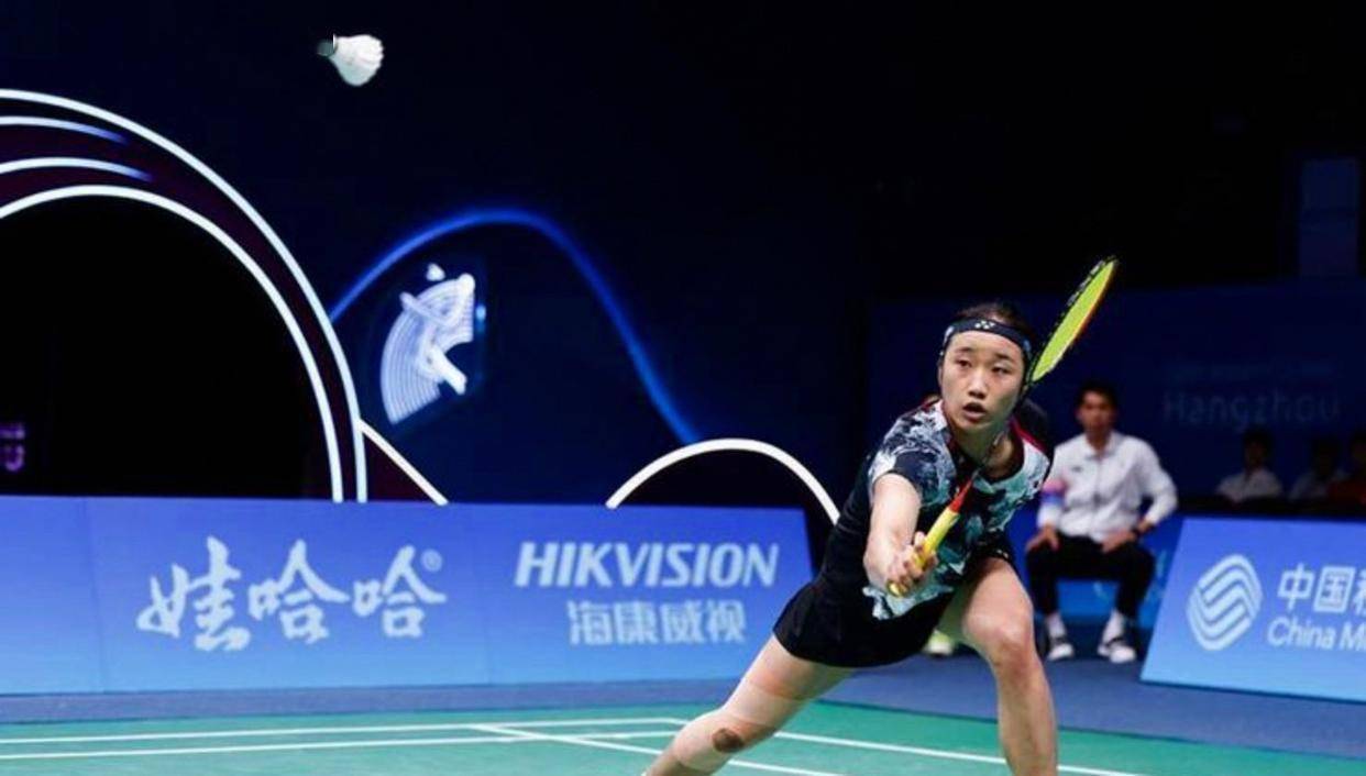 包含泰国羽毛球队轻取中国羽毛球队，辛杜爆发神勇的词条